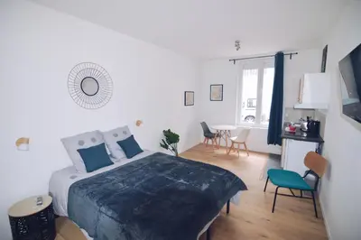 Un ou plusieurs lits dans un hébergement de l'établissement Studios Lsquare Residence AFPA