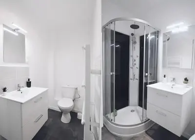 Salle de bains dans l'établissement Studios Lsquare Residence AFPA