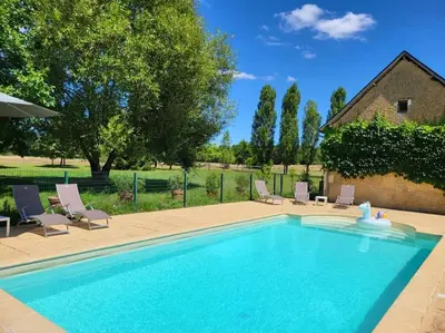 Piscine de l'établissement Gîte La Gouletterie classé 3* avec piscine ou située à proximité