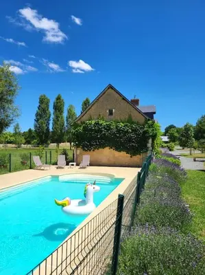 Piscine de l'établissement Gîte La Gouletterie classé 3* avec piscine ou située à proximité