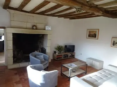 Télévision ou salle de divertissement dans l'établissement Gîte La Gouletterie classé 3* avec piscine