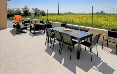 Terrasse ou espace extérieur de l'établissement Cozy Home In La Chapelle-Vendômoise