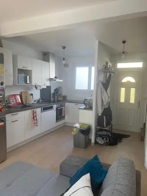 Cuisine ou kitchenette dans l'établissement Maison familiale, quartier calme