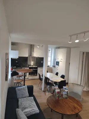 Cuisine ou kitchenette dans l'établissement la tour carrée d'un chateau