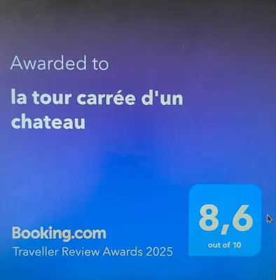 Certificat, récompense, panneau ou autre document affiché dans l'établissement la tour carrée d'un chateau