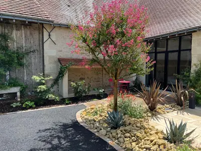 Jardin de l'établissement Guest House de Céline et Benoît
