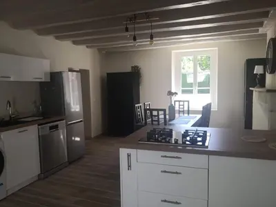 Cuisine ou kitchenette dans l'établissement Charmant Gîte au calme, coeur Touraine, proche Chenonceaux