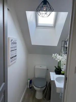 Salle de bains dans l'établissement Logement au calme à 20 minutes a pied du circuit avec garage privé