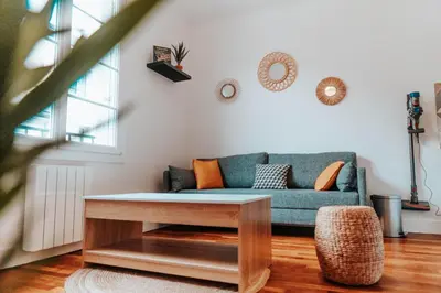 Coin salon dans l'établissement Le petit rempart - Appt lumineux 2pers au coeur de Blois