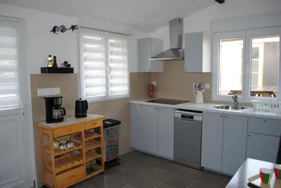Cuisine ou kitchenette dans l'établissement Le Clos de la Marquise