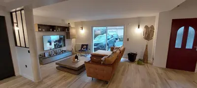 Coin salon dans l'établissement Location 24 heures du Mans auto