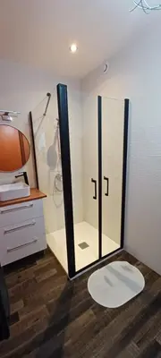 Salle de bains dans l'établissement Doma Anna