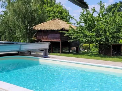 Piscine de l'établissement La paillote idyllique ou située à proximité