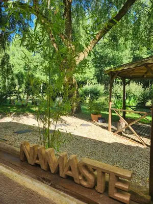 Jardin de l'établissement Sophie LE FEUVRE - Soins Energétiques