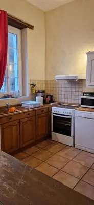 Cuisine ou kitchenette dans l'établissement Gîte d'Isabelle, dépendance du château de la Mézière