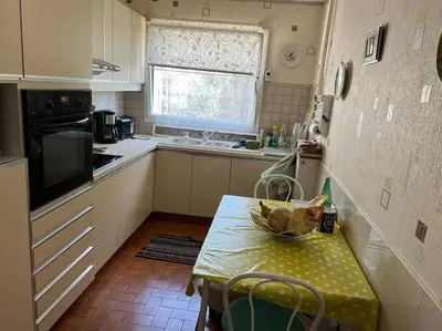 Cuisine ou kitchenette dans l'établissement Tours, repos paisible en bord de Cher