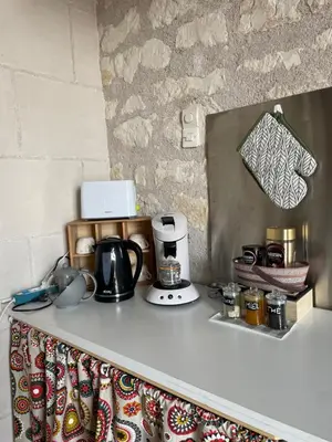 Cuisine ou kitchenette dans l'établissement Le Relais, La Dormance, Le Bois Dormant