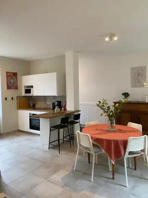 Cuisine ou kitchenette dans l'établissement Clos des Chardons - Le Jardin