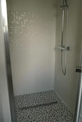 Salle de bains dans l'établissement Logement à 100m du virage d'Arnage- Circuit des 24h du Mans - 6 personnes