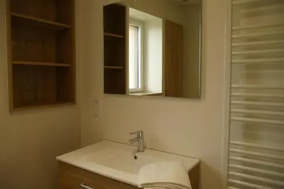Salle de bains dans l'établissement Logement à 100m du virage d'Arnage- Circuit des 24h du Mans - 6 personnes