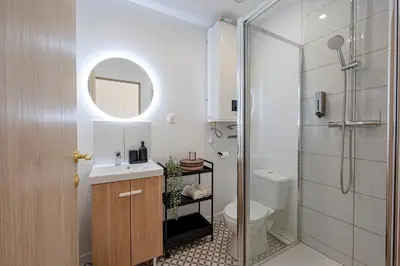 Salle de bains dans l'établissement Les Maisons Acajou - Châtellerault