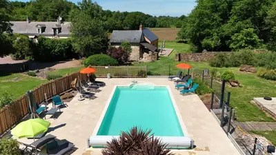 Piscine de l'établissement ROCHE-LOIRE ou située à proximité