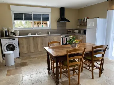 Cuisine ou kitchenette dans l'établissement Gîte La Cabuche proche du zoo de Beauval