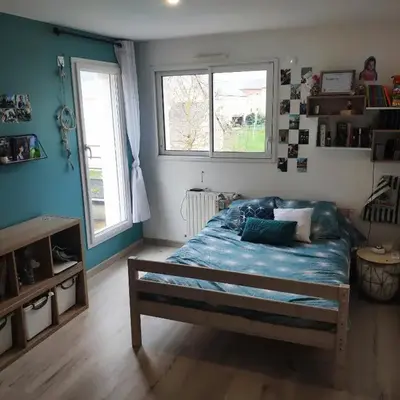 Belle chambre lumineuse