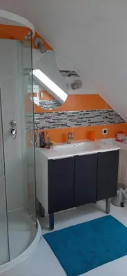 Salle de bains dans l'établissement Emmalou