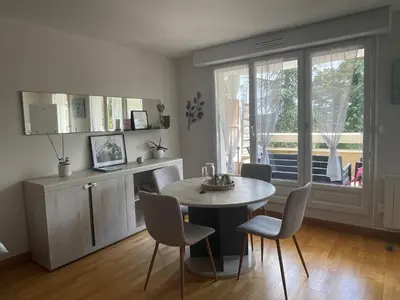 Cuisine ou kitchenette dans l'établissement Appartement centre avec place de parking tout inclus