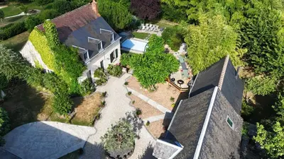 Vue panoramique sur l'établissement Le Clos du Tilleul Fabuleuse propriété 15 à 30 Pers Piscine au coeur d'un charmant village