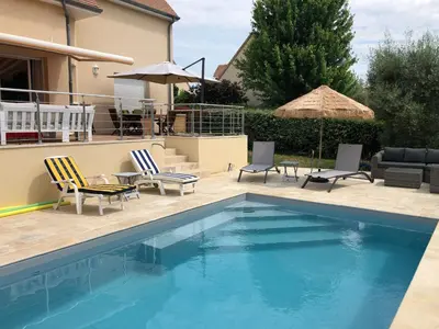 Piscine de l'établissement 3 Chambres chez particulier pour les 24h du Mans ou située à proximité