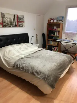 Un ou plusieurs lits dans un hébergement de l'établissement 3 Chambres chez particulier pour les 24h du Mans