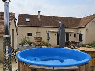 Plan de l'établissement Gîte de charme 12 personnes près du Mans avec piscine chauffée - FR-1-410-381