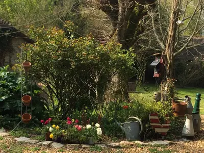 Jardin de l'établissement Cottage proche circuit 24 Heures Le Mans proche de Paris Jeux olympiques autoroute à 5km