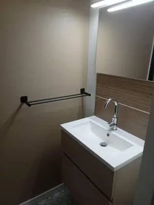 Salle de bains dans l'établissement Chambre B&B - proche circuit 24 heures du Mans