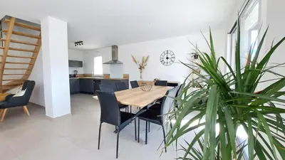Cuisine ou kitchenette dans l'établissement Maison tout confort proche Azay-le-Rideau 8 p