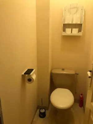 Salle de bains dans l'établissement maison climatisée 2 chambres garage wifi de 1 a 5 voyageurs