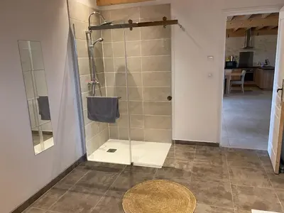 Salle de bains dans l'établissement Belle grange au milieu de la campagne et des chevaux