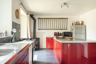 Cuisine ou kitchenette dans l'établissement Maison Meslaie - Maison pour 8 avec piscine