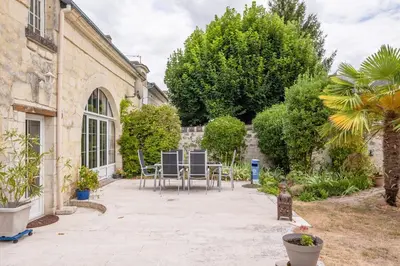 Jardin de l'établissement Maison Meslaie - Maison pour 8 avec piscine