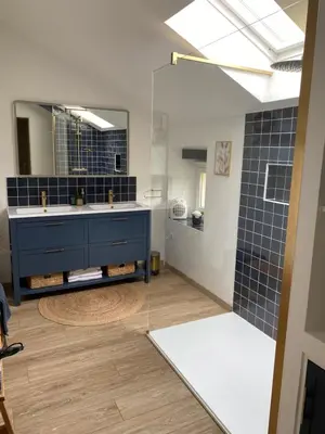 Salle de bains dans l'établissement Maison de Campagne Le Pâtis aux Chevaux proche circuit 24H et Le Mans