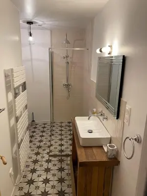 Salle de bains dans l'établissement Le Pressoir