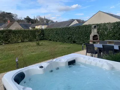 Piscine de l'établissement Havre de paix spa proche Amboise & châteaux de la Loire ou située à proximité