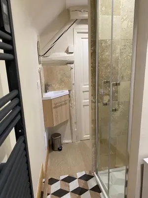 Salle de bains dans l'établissement L'éloge de Vouvray, Orbois