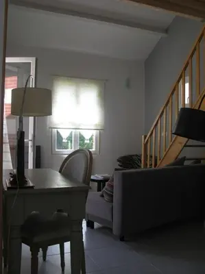 Coin salon dans l'établissement maisonette cosy Blois