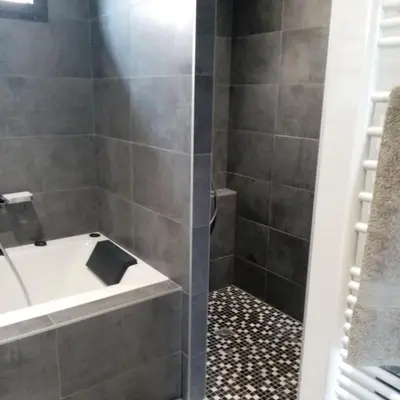 Salle de bains dans l'établissement Chambre chez l'habitant Aux portes du Mans Evénements circuits du Mans