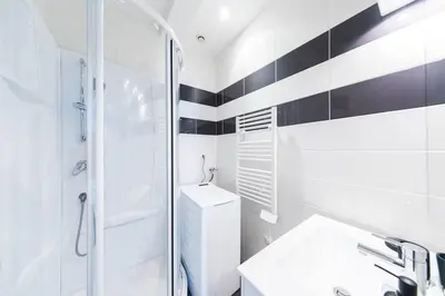 Salle de bains dans l'établissement Appartement lumineux 2 chambres Coeur de Tours