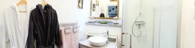 Salle de bains dans l'établissement Demeure de Maugé