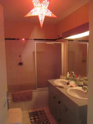 Salle de bains dans l'établissement Hyper Centre Le Mans